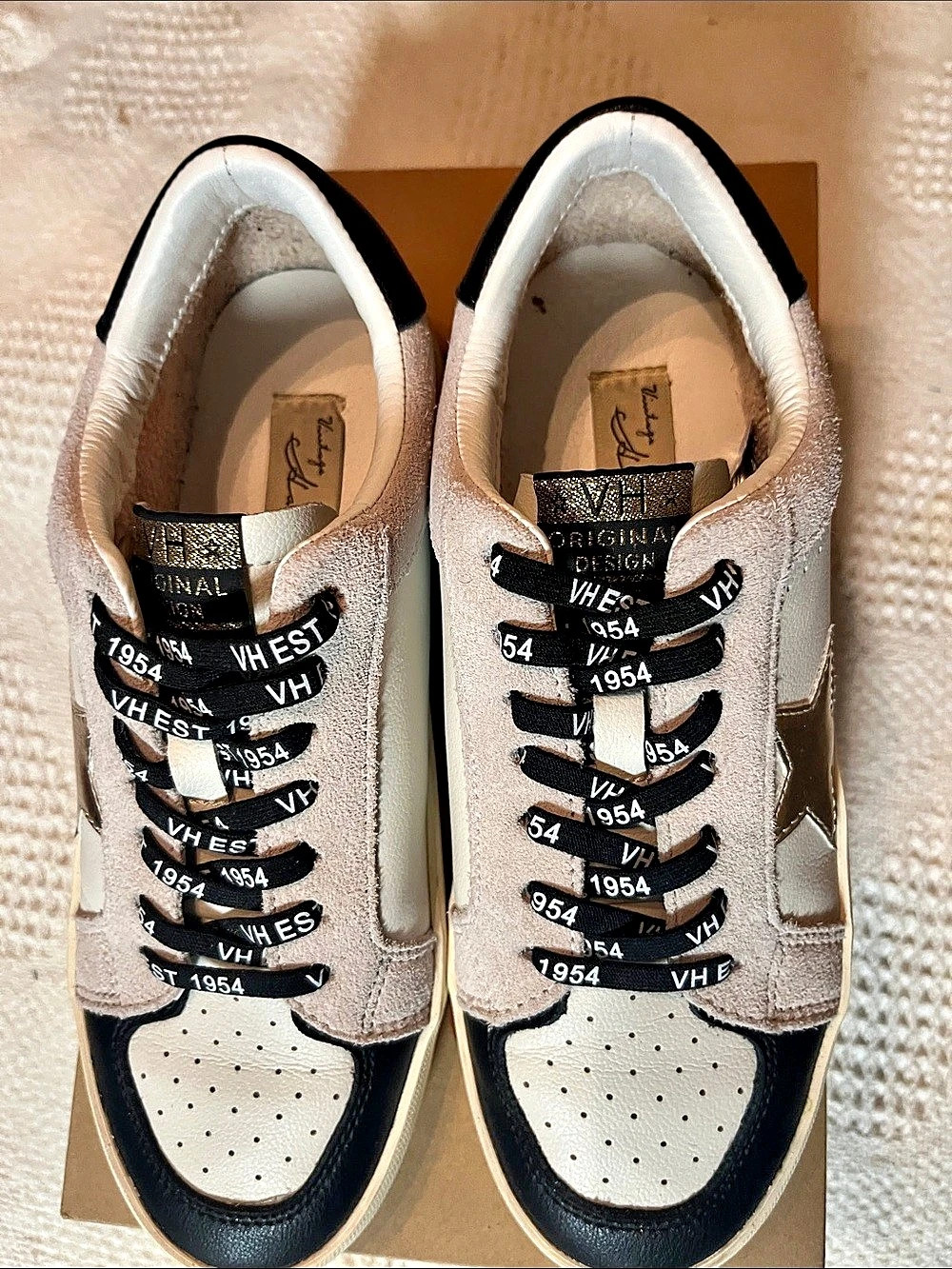 Golden Goose Ball Star Women's White & Black Sneakers Like New